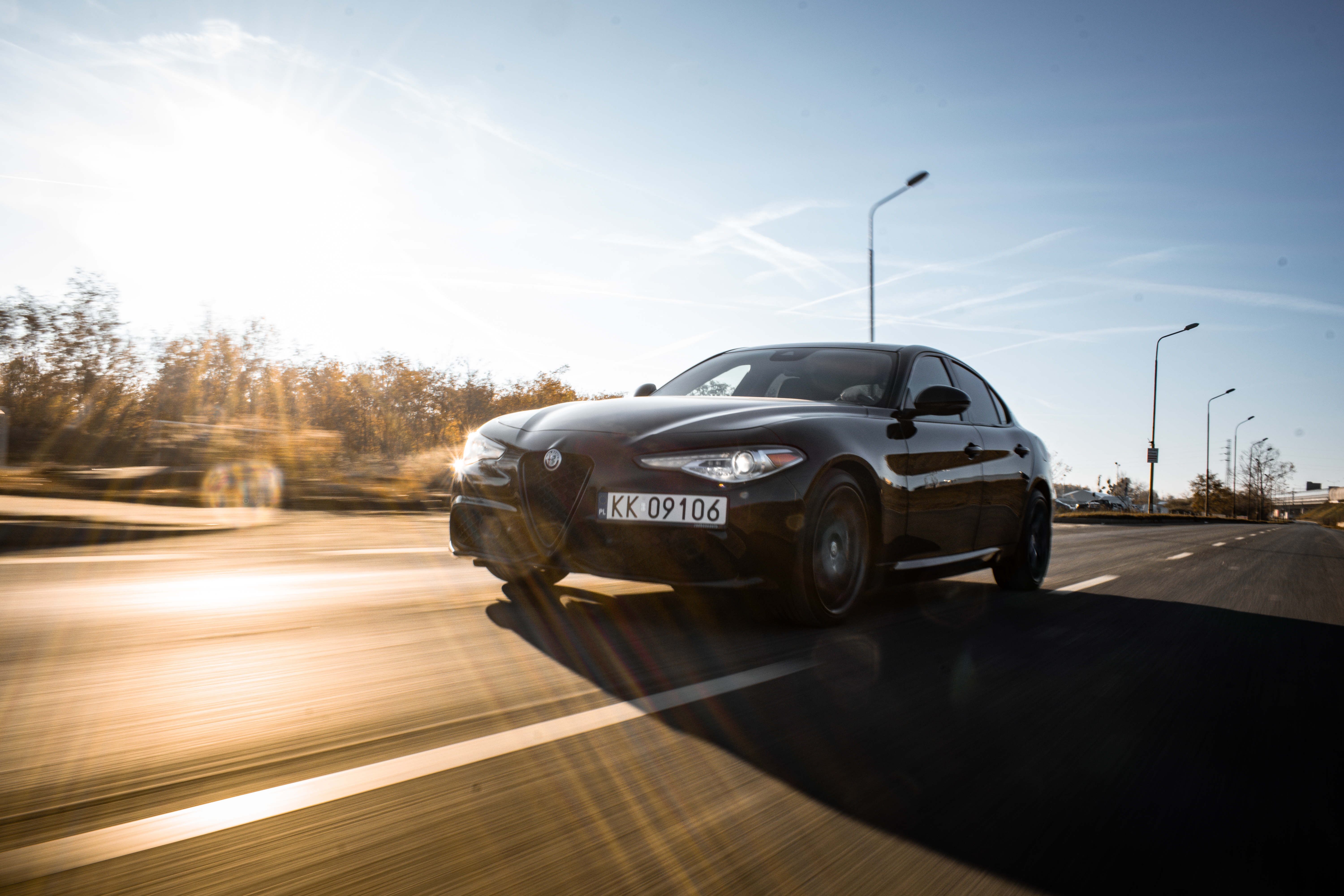 Alfa Romeo Giulia - jazda w mglisty poranek